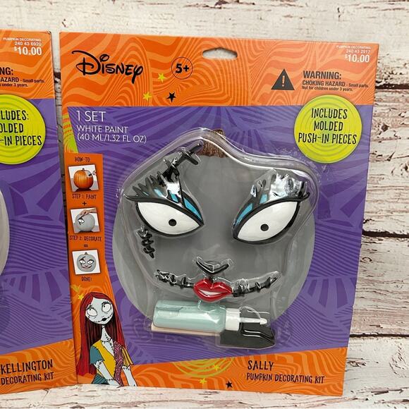 NIGHTMARE BEFORE CHRISTMAS Pumpkin Decorating Kit - Picture 3 of 4